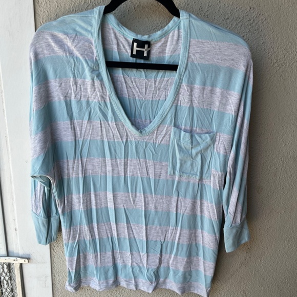 tee shirt, v-neck, 3/4 sleeve - Picture 2 of 3